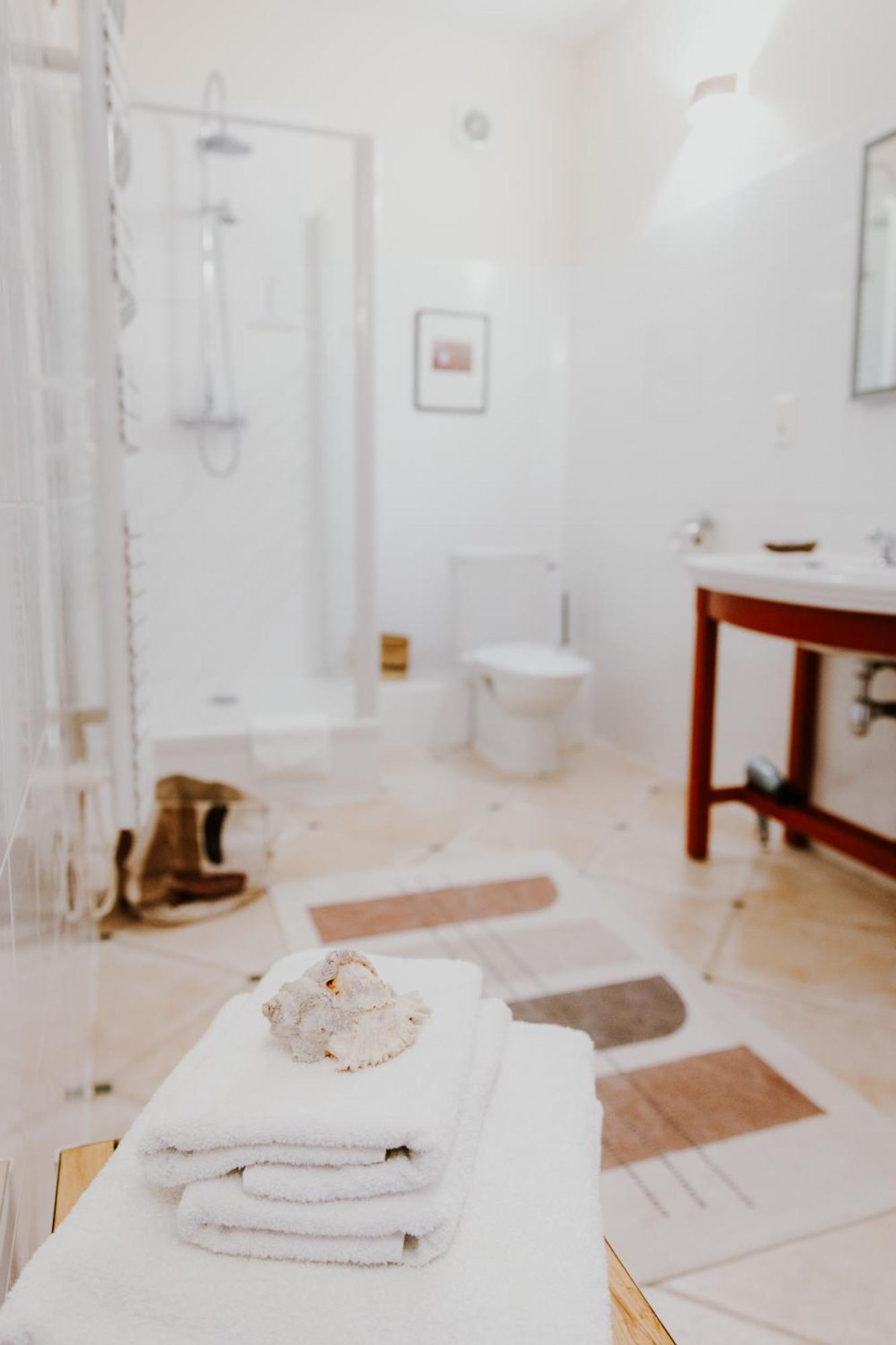 Les Perseides Hotel Lezignan Bagian luar foto